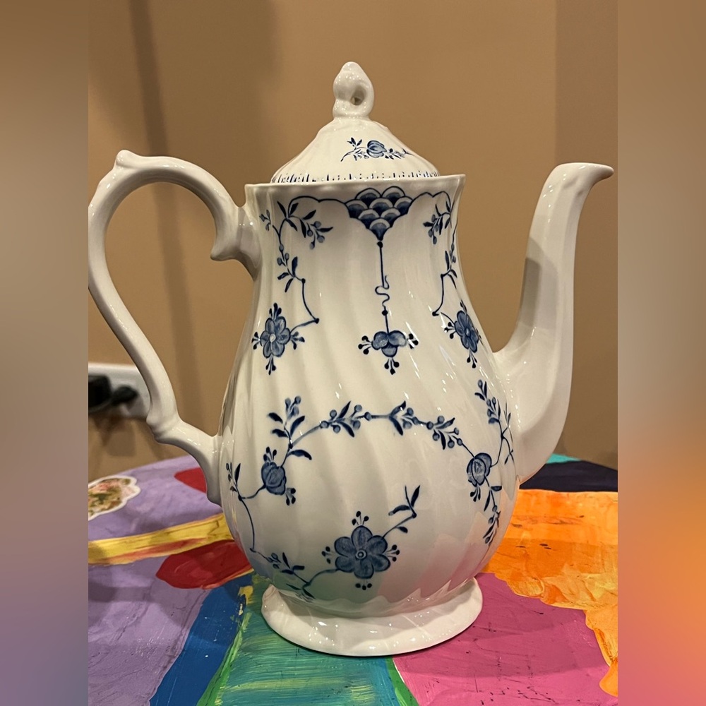 Myott Staffordshire Finlandia coffee pot and lid
